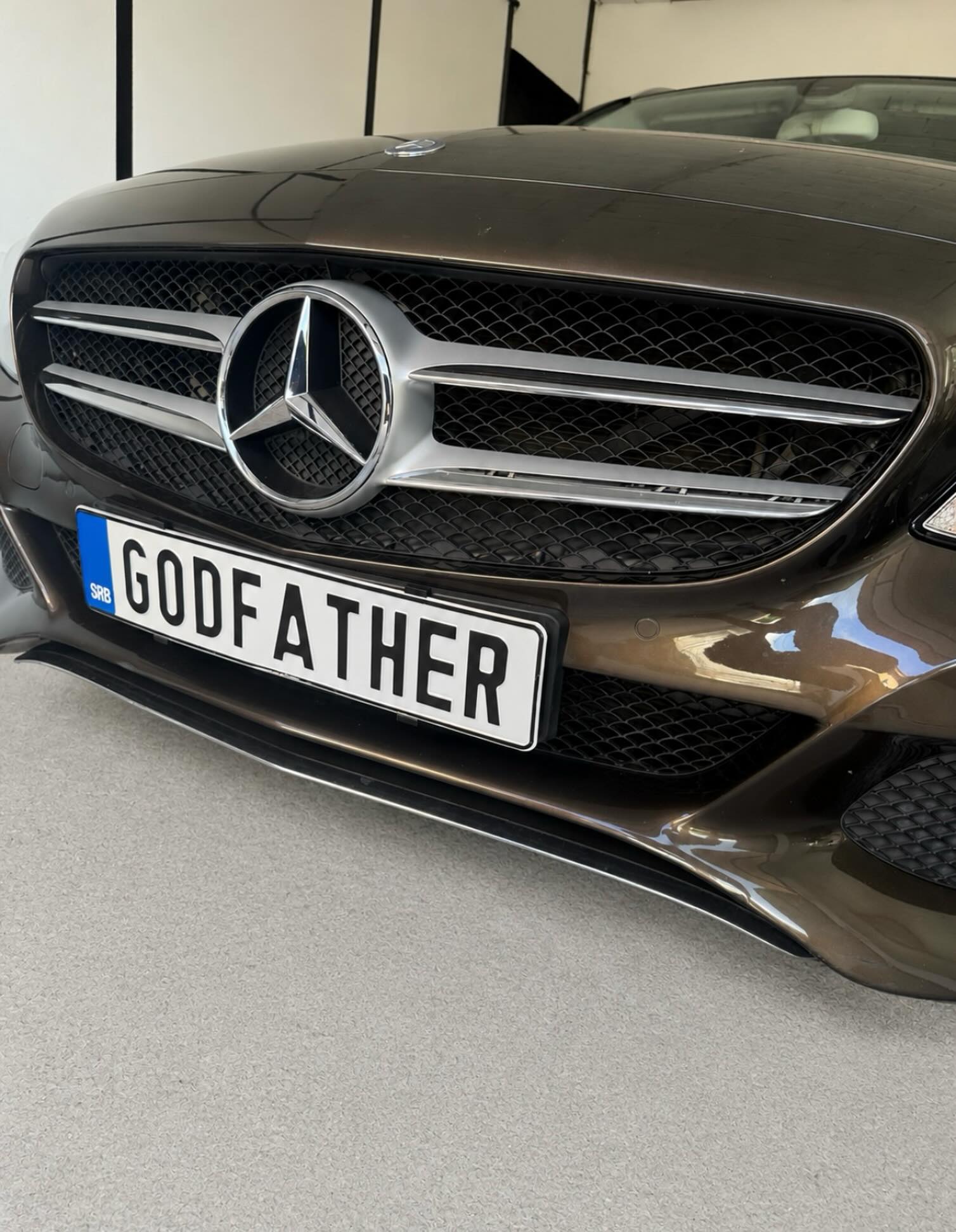 Poliranje prednjeg dela Mercedes C klase - Beograd